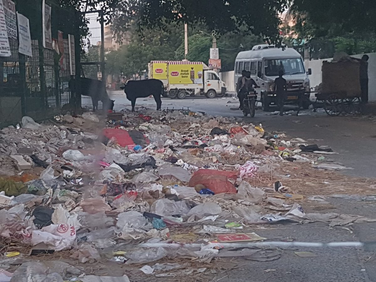 GAURAV SINGLA (@gsinglajourno) on Twitter photo #Gurgaon <a href="/MunCorpGurugram/">MCG</a> ने #Ecogreen को अब तक दिए 216 करोड़, शहर मे गंदगी के ढेर व बंधवाडी प्लांट कूड़े का पहाड़ वही के वही। चार साल बीतने को लेकिन #EnergyPlant भी काग़ज़ों में दबा। सवाल जवाब करने वाला कोई नहीं। <a href="/mlkhattar/">Manohar Lal</a> <a href="/cmohry/">CMO Haryana</a> <a href="/ALOKMITTAL_IPS/">Alok Mittal</a> <a href="/ulbharyana/">Directorate of Urban Local Bodies, Haryana</a> <a href="/PMOIndia/">PMO India</a> #Gurgaon <a href="/MunCorpGurugram/">MCG</a> ने #Ecogreen को अब तक दिए 216 करोड़, शहर मे गंदगी के ढेर व बंधवाडी प्लांट कूड़े का पहाड़ वही के वही। चार साल बीतने को लेकिन #EnergyPlant भी काग़ज़ों में दबा। सवाल जवाब करने वाला कोई नहीं। <a href="/mlkhattar/">Manohar Lal</a> <a href="/cmohry/">CMO Haryana</a> <a href="/ALOKMITTAL_IPS/">Alok Mittal</a> <a href="/ulbharyana/">Directorate of Urban Local Bodies, Haryana</a> <a href="/PMOIndia/">PMO India</a>