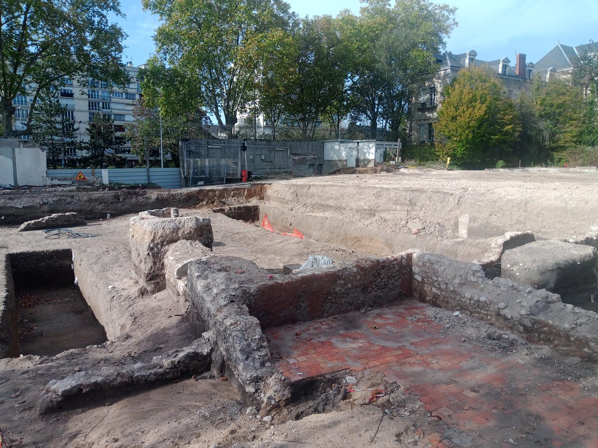 Fouille Hôpital Porte-Madeleine zone4
🔎De nouvelles maçonneries ont été mises au jour ces dernières semaines. Elles confirment les anciens états bâtis de la parcelle déjà aperçus lors de la fouille de la zone 3
⬇️
archeologie.orleans-metropole.fr/actualites/der…