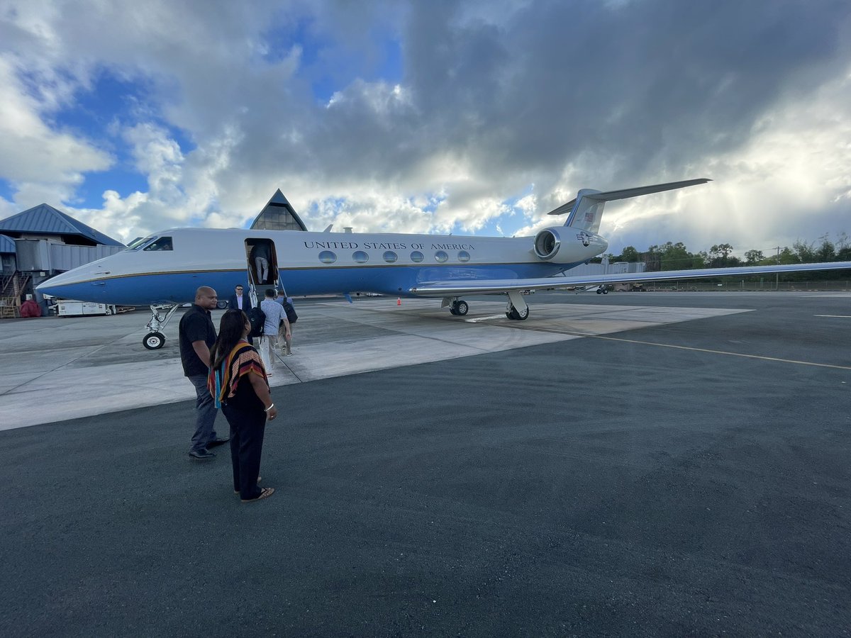 helliott4's tweet photo. I am grateful everyday for the blessings in my life. I am proud to serve my country and I try to make a difference for the better. I’m humbled to get to experience things I could barely even dream of! #grateful #AvGeek https://t.co/LoDvzYhfbp