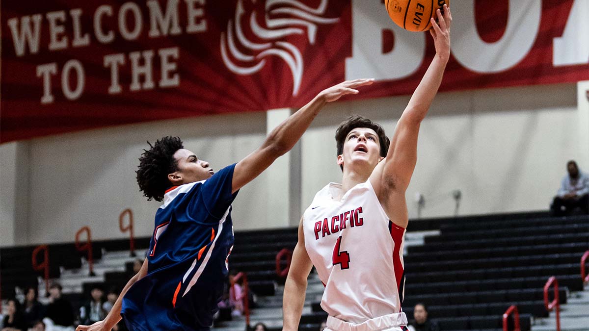 .<a href="/BoxersMBB/">Pacific Men’s Basketball</a> opened its season with a strong showing against Portland Bible College, dominating from start-to-finish in a 123-59 win.

Pacific broke the program record for assists in a game with 33 on the night.

📰bit.ly/3TmGY5x

#GoBoxers