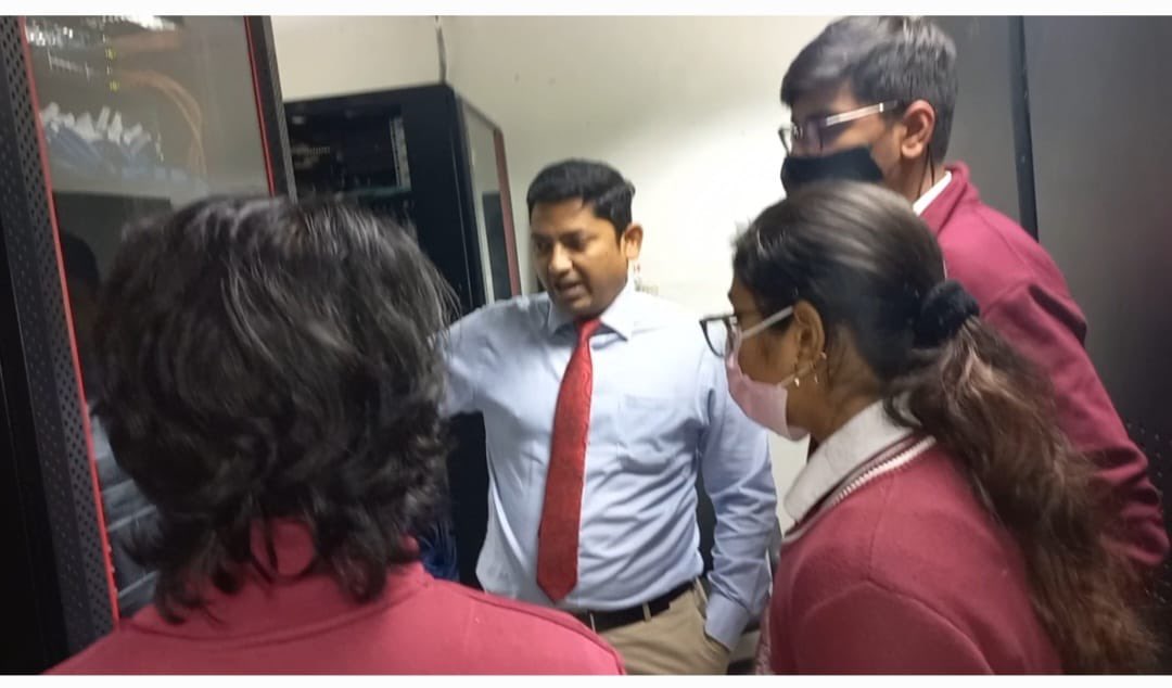 GNMS EdTech HQ✨ (@nmsedtech) on Twitter photo #ExperientialLearning <a href="/gemsnms_alkhail/">GEMS NMS Alkhail</a> , ICT Engineer Mr Balaji explaining about Networking (the actual devices and how they are connected) to our AS level #ComputerScience students. #ExperientialLearning <a href="/gemsnms_alkhail/">GEMS NMS Alkhail</a> , ICT Engineer Mr Balaji explaining about Networking (the actual devices and how they are connected) to our AS level #ComputerScience students.