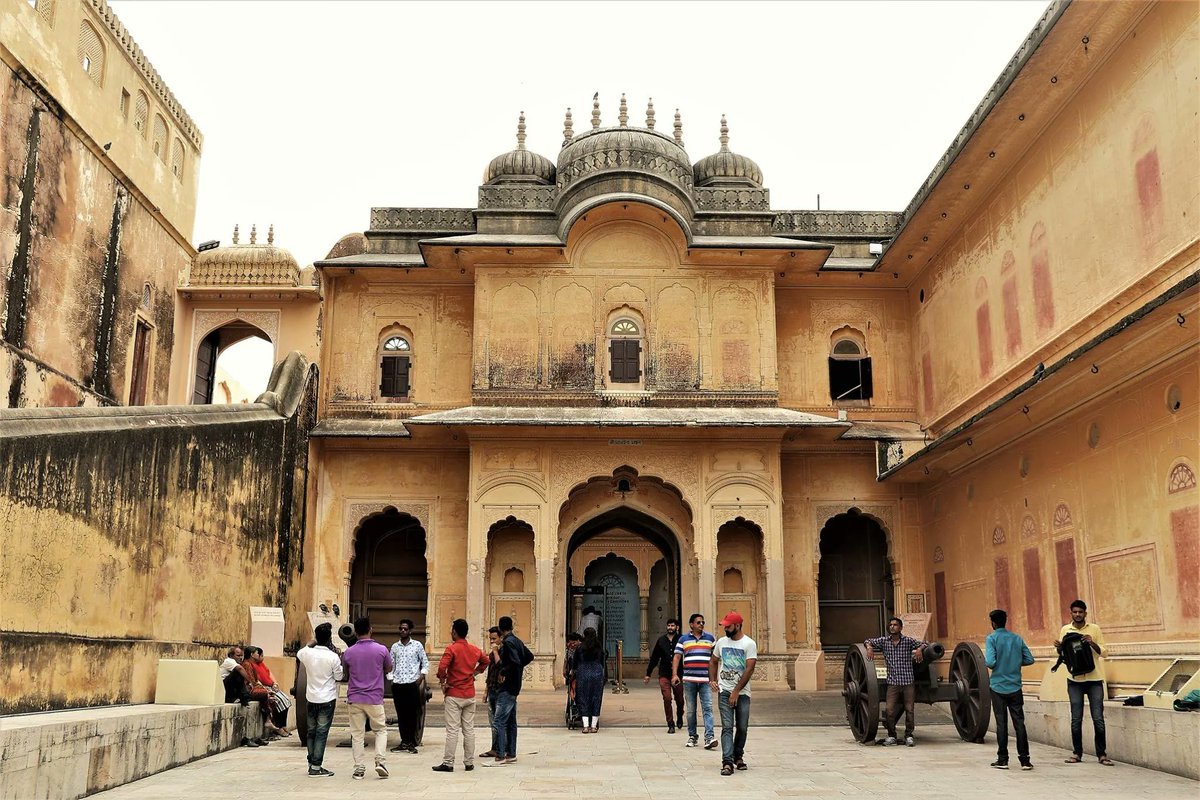 IndraniTweeets's tweet photo. Nahargarh Fort is one of the 3 mighty forts of Jaipur. It is hard to visit all 3 forts of #Jaipur in one day; nevertheless it is worth a try.
https://t.co/zQECvQCUrV
#fortsofRajasthan @my_rajasthan https://t.co/cSHjFpFnMt