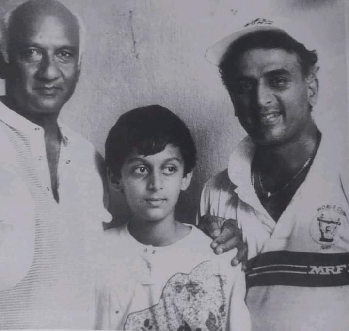TRSankar2's tweet photo. Sunil Gavaskar with two Rohans
OR
Rohan Gavaskar with two great cricketers 
OR
Rohan Kanhai with two poor commentators :)😂😂 https://t.co/e50SD7ID13