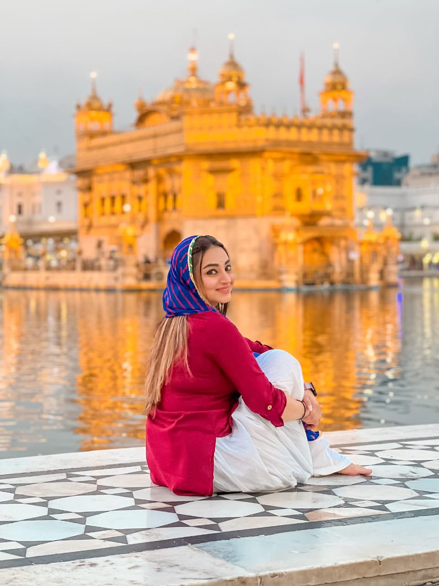 talkingbling's tweet image. Sath Nibhana Sathiya Actress @sone_space looking calm beauty as she visits Golden Temple to seek blessings ❤️
.
.
.
#Iirasoni #sathnibhanasathiya #goldentemple #beautiful #talkingbling
