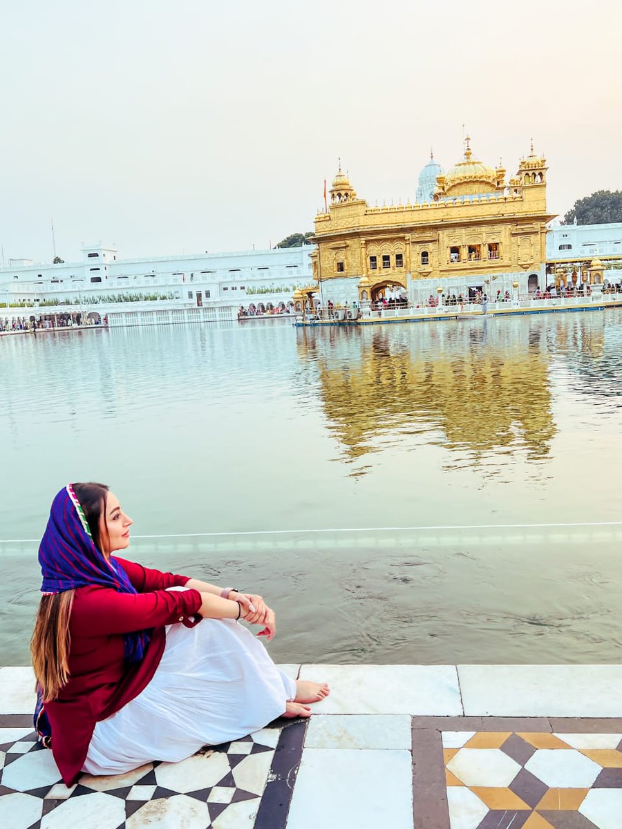 talkingbling's tweet image. Sath Nibhana Sathiya Actress @sone_space looking calm beauty as she visits Golden Temple to seek blessings ❤️
.
.
.
#Iirasoni #sathnibhanasathiya #goldentemple #beautiful #talkingbling
