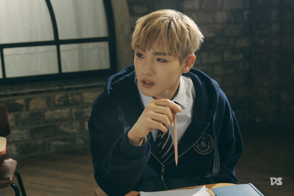 "이야~ 에너지가 좋은 친구네? 잘 지내보자!"

"Wow, I love your energy! Let's be good friends!"