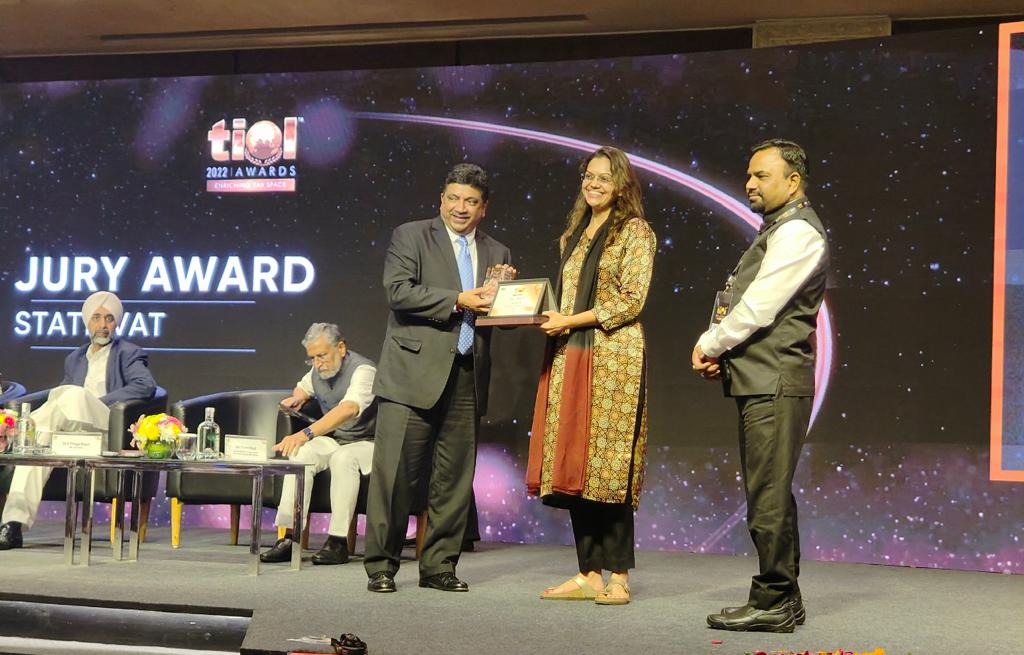 Dept of State Tax received Jury Award at TIOL Awards 2022 held in New Delhi. 
On behalf of Principal Secretary and Commissioner State Tax, award was received by Ms Aditi Singh, ADC Noida And Mr Manoj Vishwkarma, JC from Hon'ble Finance Minister of Tamil Nadu, Dr. P. Thiagarajan.