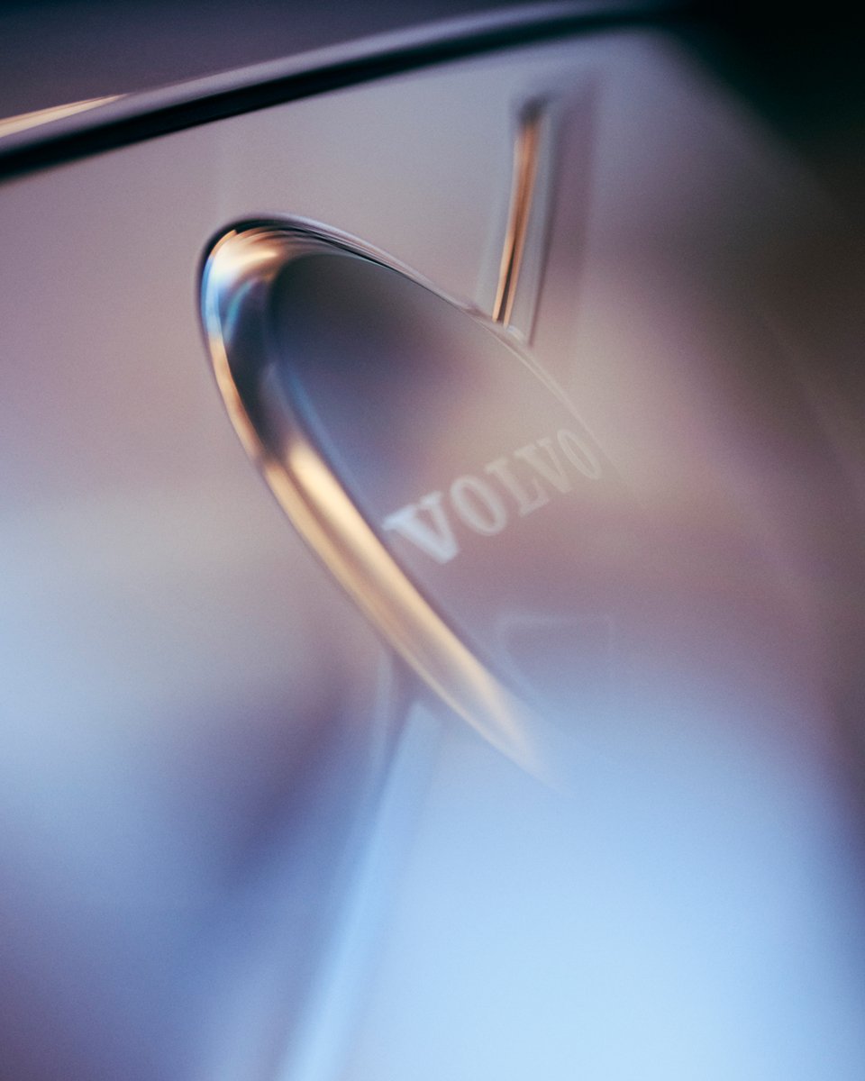 Every era has a beginning. This one starts with the Volvo EX90. See you at 15:00 CET. volvoca.rs/3zHbMXC

#VolvoEX90 #SafetyInMind