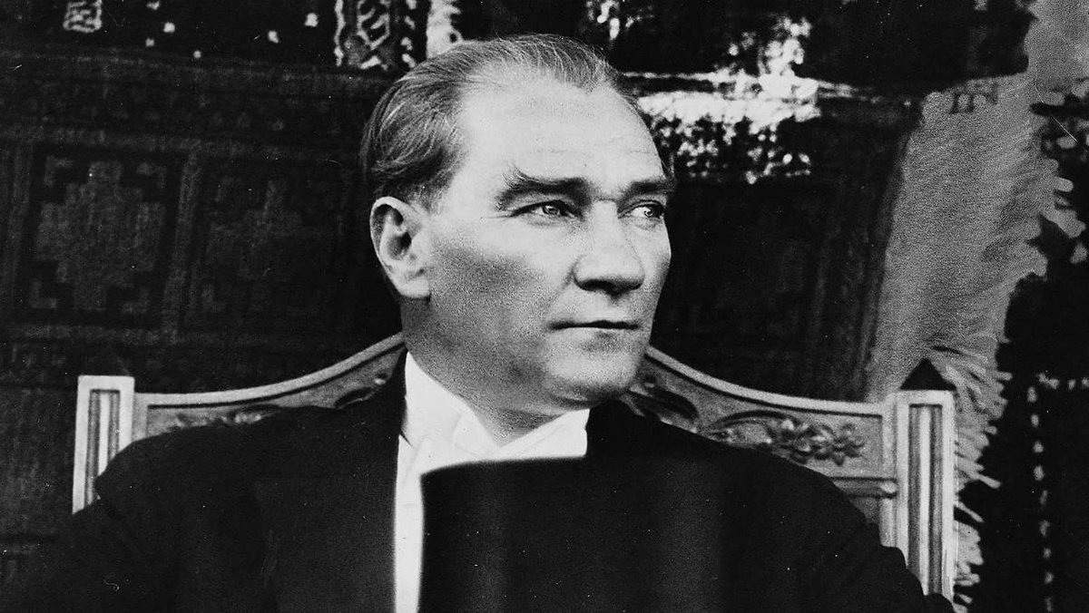 'Büyük ölülere matem gerekmez, fikirlerine bağlılık gerekir.' -Nutuk, Mustafa Kemal Atatürk