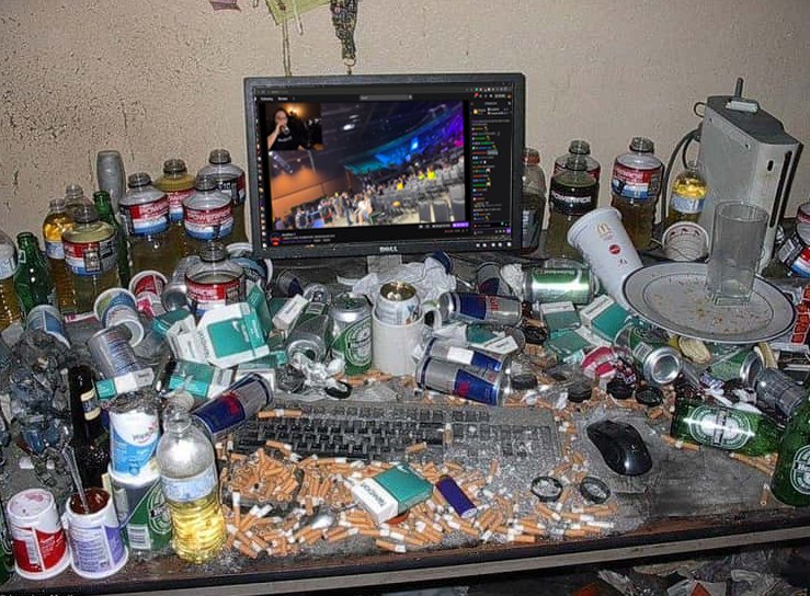 HowLateWasOhne's tweet photo. Rate my setup @ohnePixel #ohnepixelsetups https://t.co/Eby9g8eXZ0