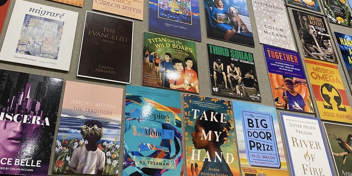 kbywrites's tweet photo. Interesting conversations with writers &amp; readers @LABookFest. Fiction, poetry, non-fiction, sci-fi, YA, and more. Thanks to Bea Gyimah for organizing my reading room! https://t.co/WypKIadEEx