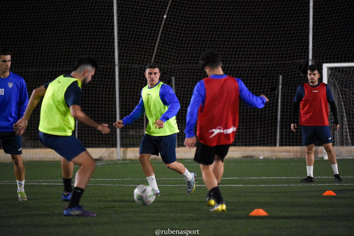 SABCF1984's tweet photo. Preparando el partido del Sábado!! VAMOS SAB!! 🖤💙

🤝🏼 Sponsors 
@tallerdelatapa 
@sextaavenida 

#SAB #VAMOSSAB #unpueblounailusion #SomDePreferent #SanAntonioDeBenageberCF #sabpreferente https://t.co/DjWzPfJuGg