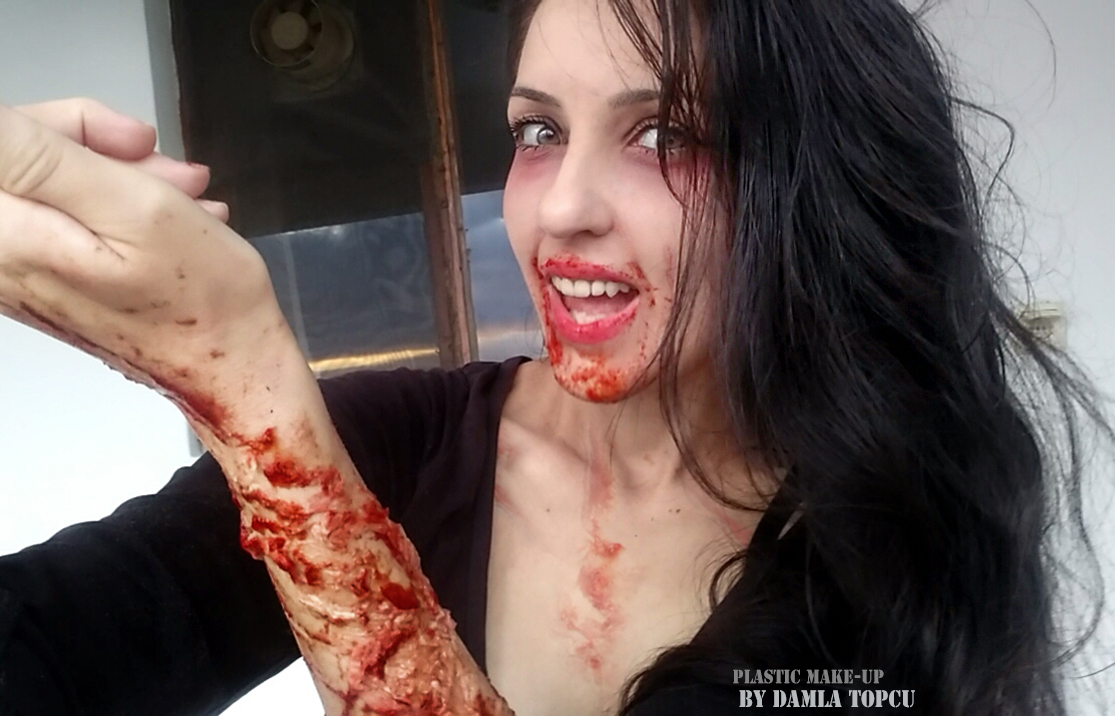 DamlaTopcu86's tweet photo. Plastic MakeUp by Damla Topcu @DamlaTopcu86 #art #artist #plasticmakeup #zombieapocalypse #zombie #Vampire #visualart #design #scary #pandemic #metalmusic #blackmetal #HeavyMetal #doommetal #Deathmetal #headbang #progressivemetal #GraphicDesigner https://t.co/vlkmmQQHnk