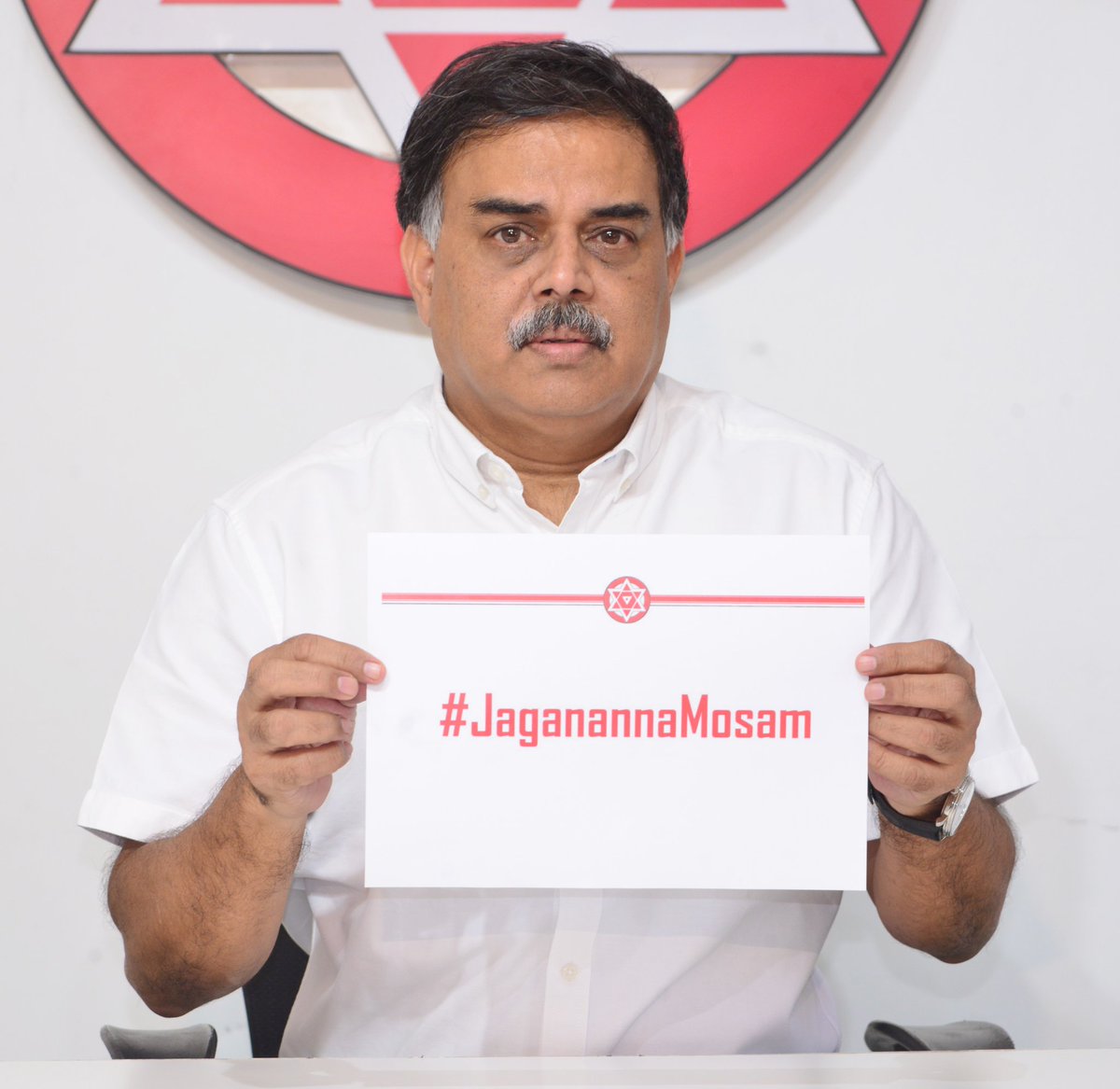 JanaSenaParty's tweet photo. రాష్ట్రంలోనే అతి పెద్ద స్కాం జగనన్న కాలనీలు

అధికార పార్టీ నాయకులు కోట్లు దోచుకున్నారు 

ఈ నెల 12, 13, 14 తేదీల్లో  'జగనన్న ఇళ్లు - పేదలందరికీ కన్నీళ్లు' పేరుతో కార్యక్రమం

#JaganannaMosam  హ్యాష్ ట్యాగ్ తో ఫోటోలు, వీడియోలు అప్ లోడ్ చేయండి

Video Link: https://t.co/pEj9OjqvFj https://t.co/kQLAAmjvu1