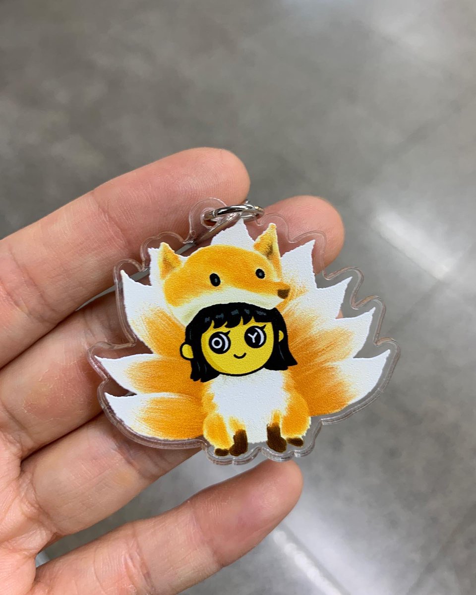 yayoseoul's tweet photo. KUMIHO 

구입하시고 연락주시면🦊키링드려요.  

https://t.co/HmDHIeK9t8

🗓10/28~11/10 고속터미널 전시중

✴️7호선 환승 통로 방향 3호선 에스컬레이터 상단 앞뒤
✴️3호선 하행선 앞쪽 에스컬레이터 벽면
✴️9호선 환승 통로 방향 하행선 쪽 벽면

 #teamdoci #도씨팀 #dokkebi  #nftexhibition https://t.co/6Vop7CtDTu