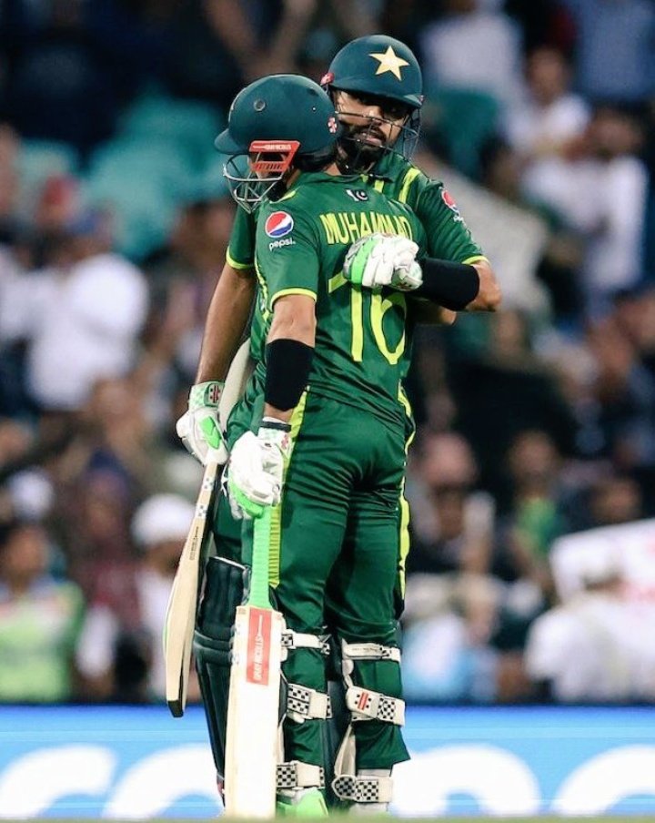 manam_j's tweet photo. This is very  proud moment all Pakistanis.Congratulatios Team Pakistan🇵🇰💚
#PakvsNz 
#Congratulations 
#PakistanZindabad https://t.co/YXqDHtSbJc