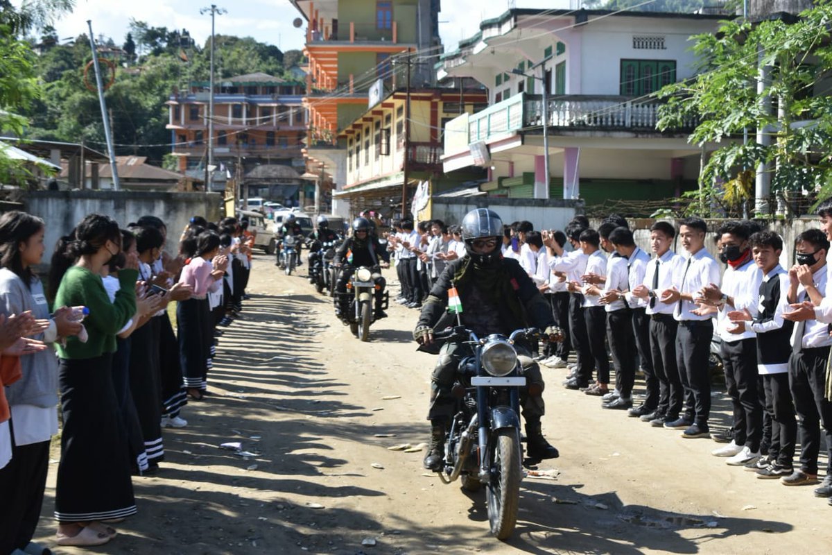 Spearcorps's tweet photo. Motorcycle expedition commemorating the 60th anniversary of #BattleofWalong reached Daporijo &amp; interacted with civilians &amp; delivered motivational lectures highlighting the valour of #IndianArmy
#Remembering1962
@adgpi
@easterncomd https://t.co/JEzCJCYeSd