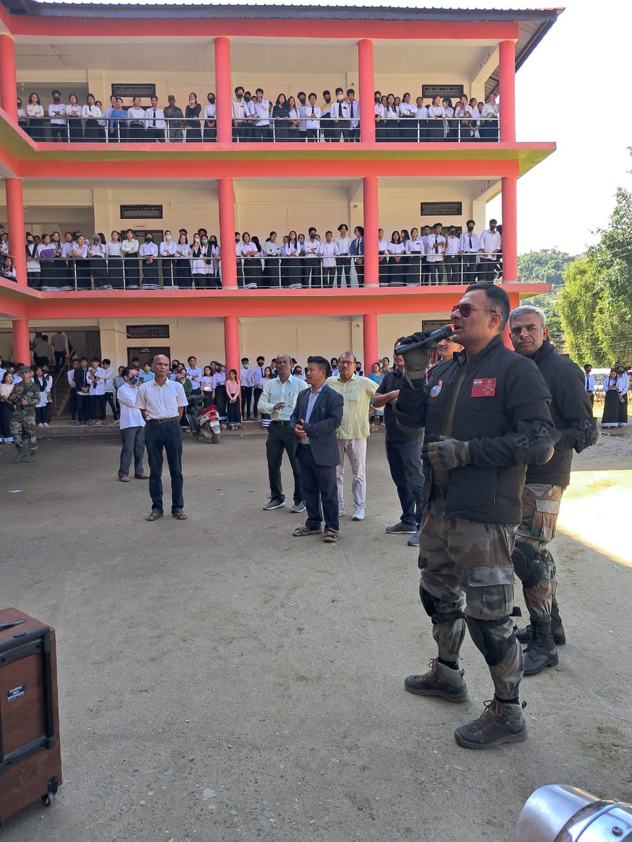 Spearcorps's tweet photo. Motorcycle expedition commemorating the 60th anniversary of #BattleofWalong reached Daporijo &amp; interacted with civilians &amp; delivered motivational lectures highlighting the valour of #IndianArmy
#Remembering1962
@adgpi
@easterncomd https://t.co/JEzCJCYeSd