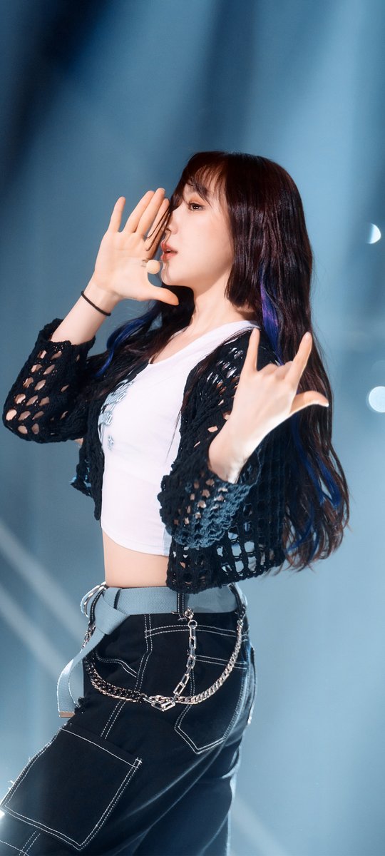 AKAone_'s tweet photo. #이채연 #채연 #チェヨン #CHAEYEON #배경화면 #Wallpaper #Lockscree 이채연 221109 sbs inkigayo PD note 배경 https://t.co/N6XceyDKF5