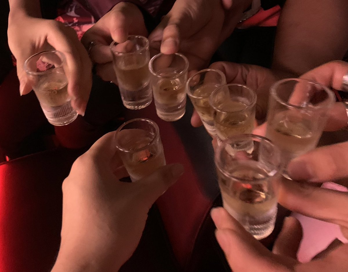 badbleas777's tweet photo. 時系列順の写真投下です〜
#コンカフェ　#bar  
#シャンパン #テキーラ　#ショット
#推し　#飲酒　#思い出消化
#チェキ
#ミナミ　#宗右衛門町　#歌舞伎町 https://t.co/dlCAiOhxlj