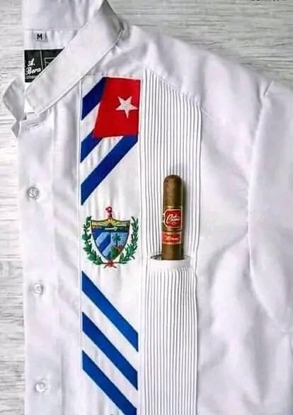 Cuando hablamos de #Cuba hablamos de Guayabera, tabaco y ron.....eso es Identidad Nacional
#CubaEsAmor