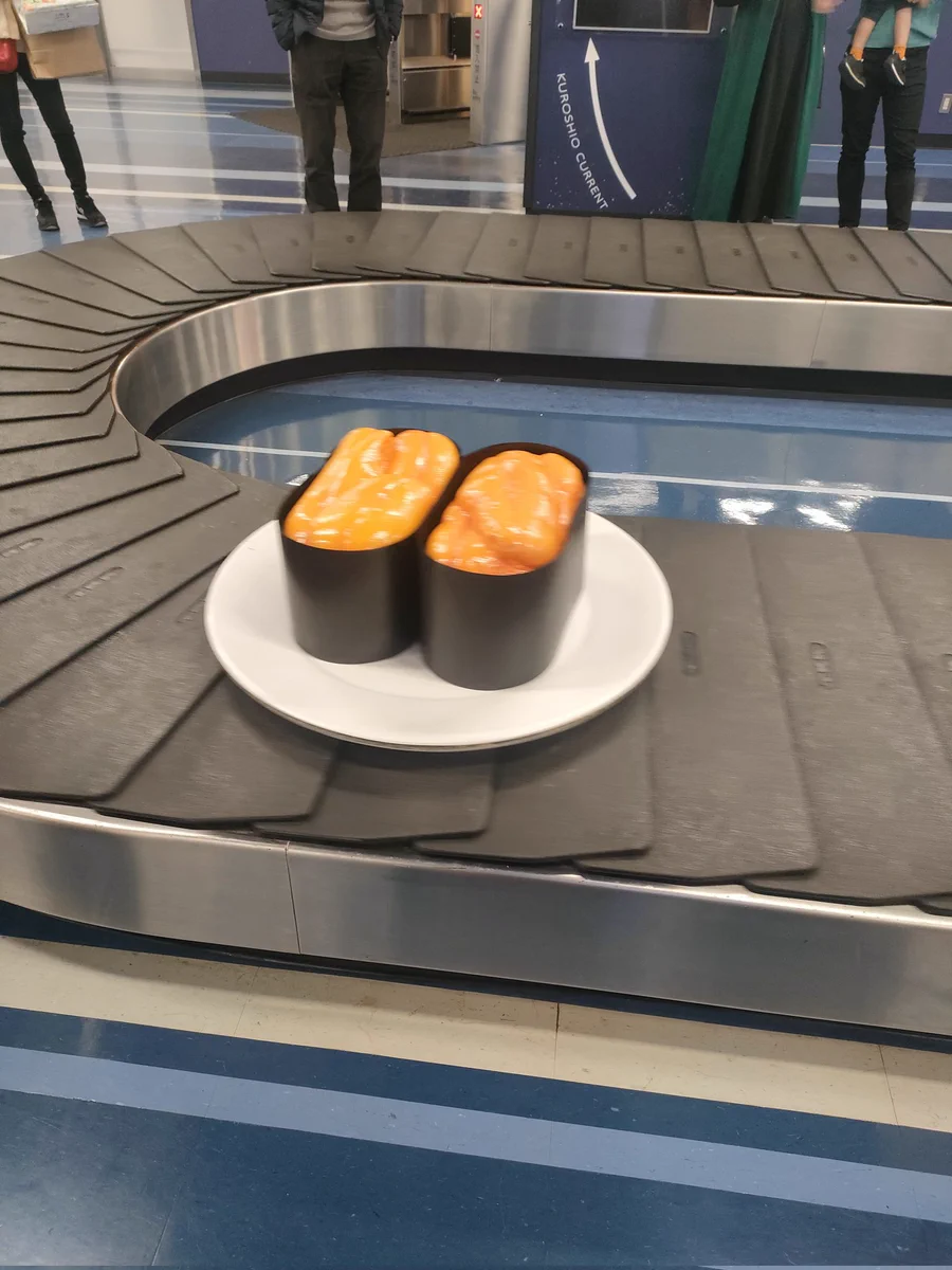大分空港の荷物受け取り所では、お寿司が流れてくるらしいｗ