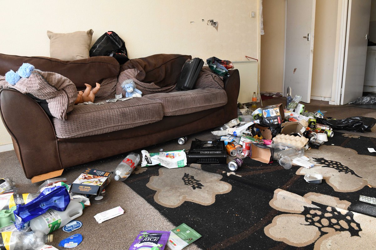 HiLab_Thirteen's tweet image. Could you spot the signs?🕵️

One of our project teams have created an interactive #Safeguarding #training session to raise awareness of issues colleagues may face working with customers. Read more 👉ow.ly/29Ef50Luez2

#housingassociation #abuseawareness #innovativeideas