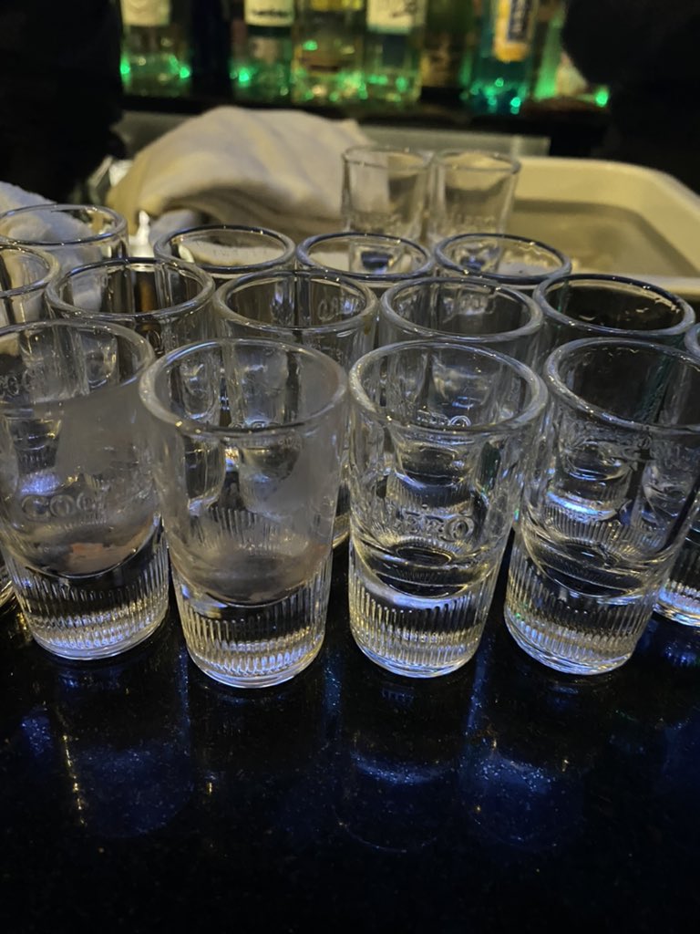 badbleas777's tweet photo. #コンカフェ
#テキーラ　#酒飲め　#BAR
#ショット　#イエガー　#コカボム
#ショットタワー https://t.co/1IUVc7pm1Y