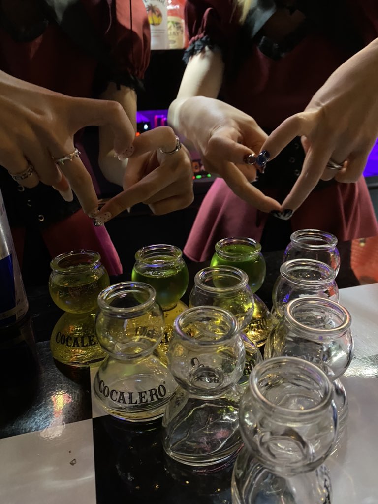 badbleas777's tweet photo. #コンカフェ
#テキーラ　#酒飲め　#BAR
#ショット　#イエガー　#コカボム
#ショットタワー https://t.co/1IUVc7pm1Y