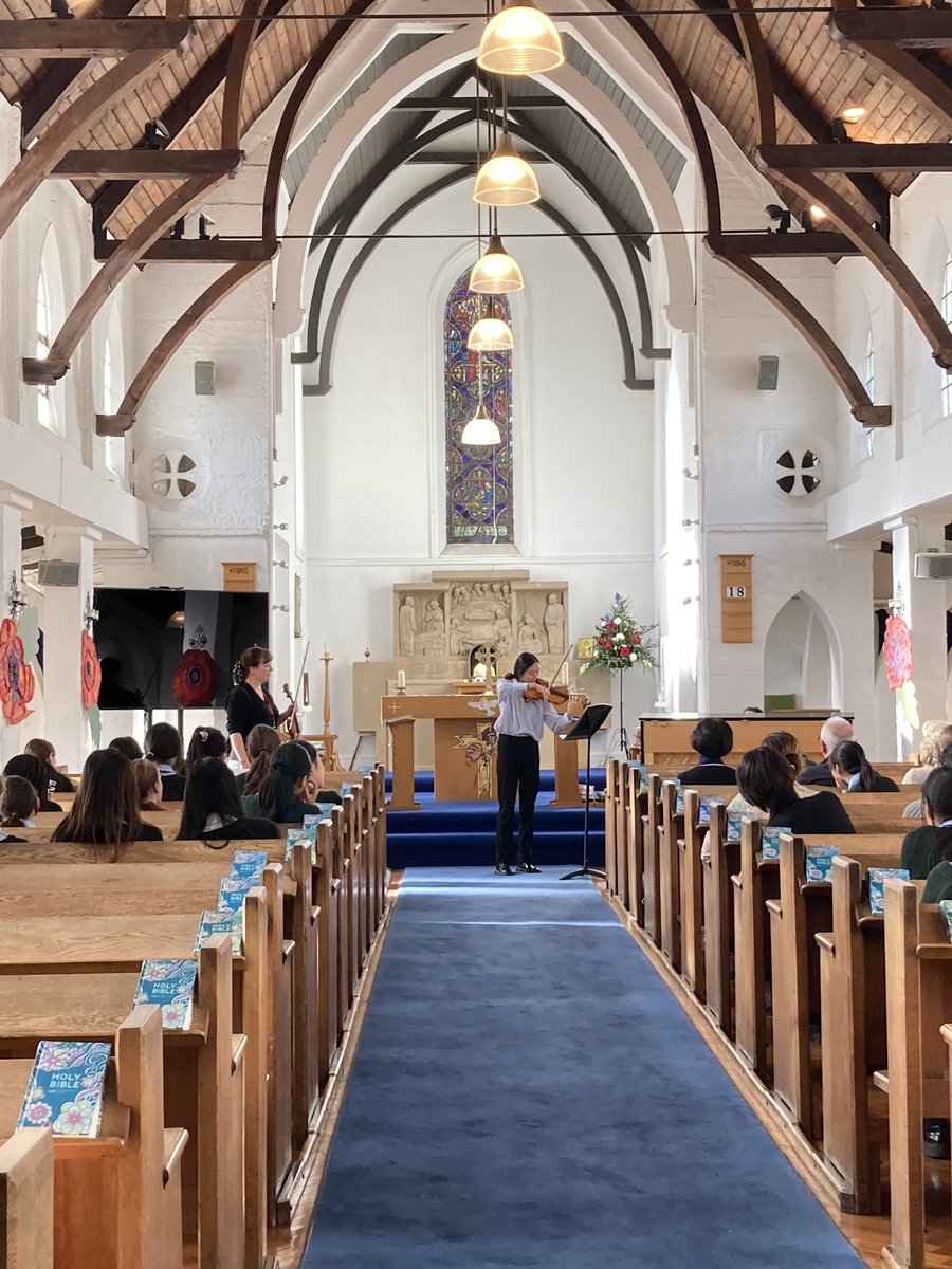 DowneHouseMusic's tweet photo. It is Thalia’s turn to perform! She is performing ‘Lark Ascending’ by Vaughan-Williams #violinmasterclass #musictransforminglives @DowneHouse https://t.co/voYyOdhdje
