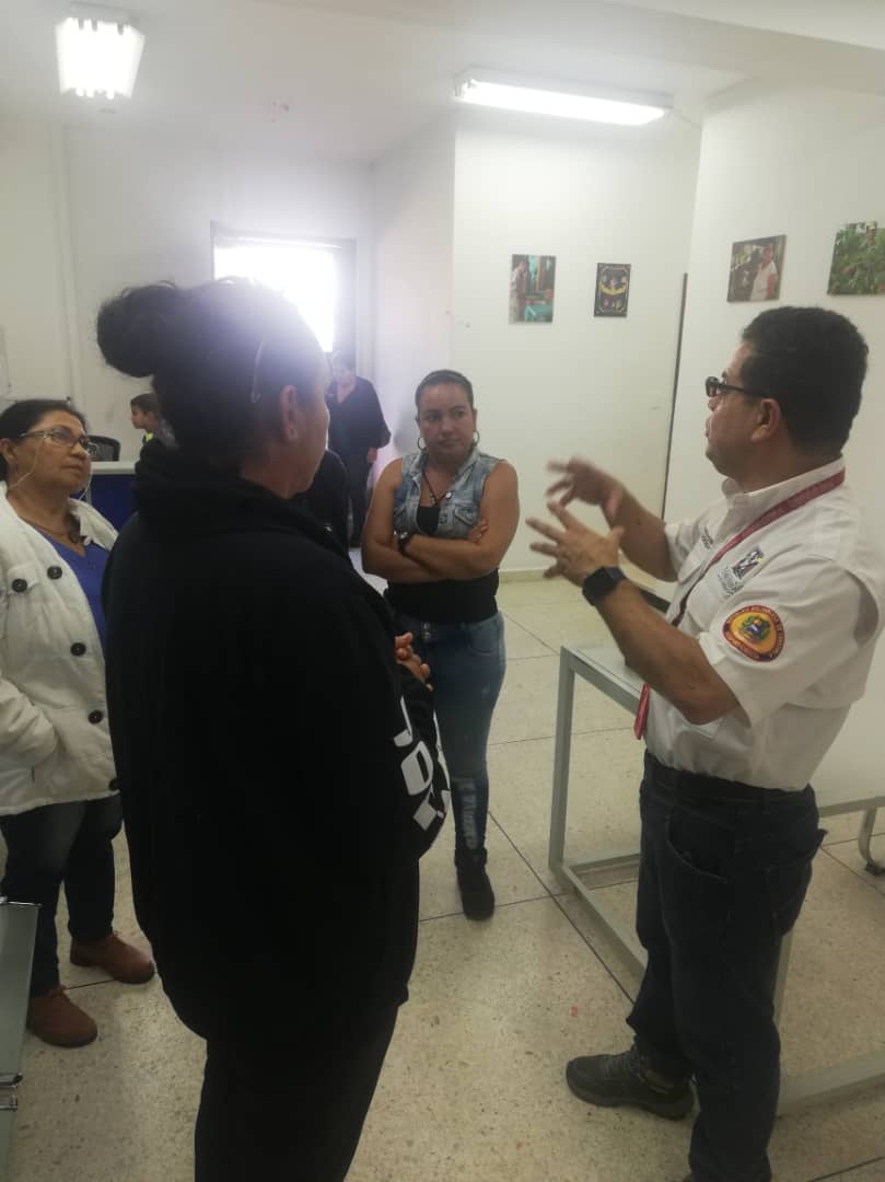 Consejo Comunal BRISAS DE DORADAS del Municipio Fernández Feo del estado Táchira, FIRMA CONVENIO de FINANCIAMIENTO para la ejecución del Proyecto Mejoramiento del Alumbrado Público de Doradas Parte Alta. #uretachira #consejofederaldegobierno #cfg #vicepresidencia #sistemasinco