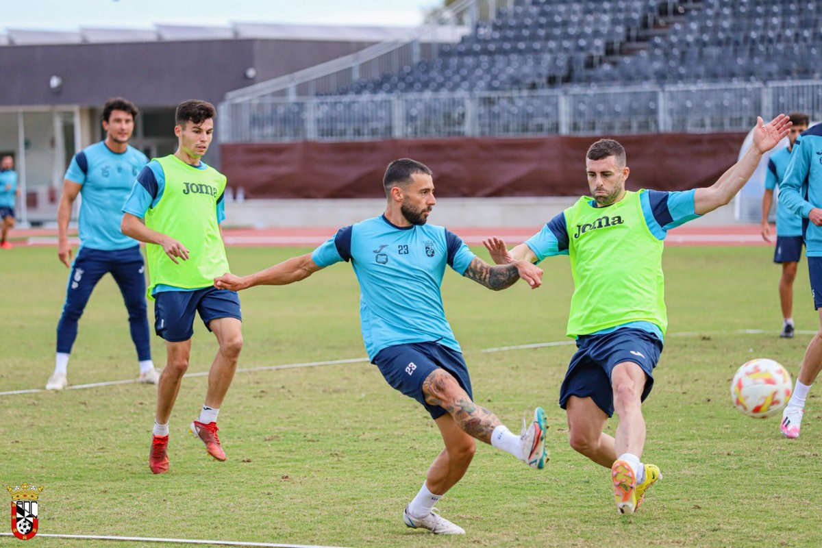 Elías y Rodri ya se han incorporado a los entrenamientos con el resto del equipo 🙌💪

📸 <a href="/canon_zaki/">Canon Zaki</a> 

#SiempreADCeutaFC ⚪️⚫️