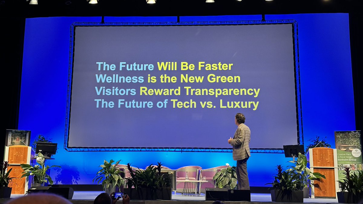 56DegreeInsight's tweet photo. #stic22 Daniel Levine from @AvantGuide with a thought provoking and wonderful presentation on trends with four key themes 👏👏👏 https://t.co/oib61NCvBJ