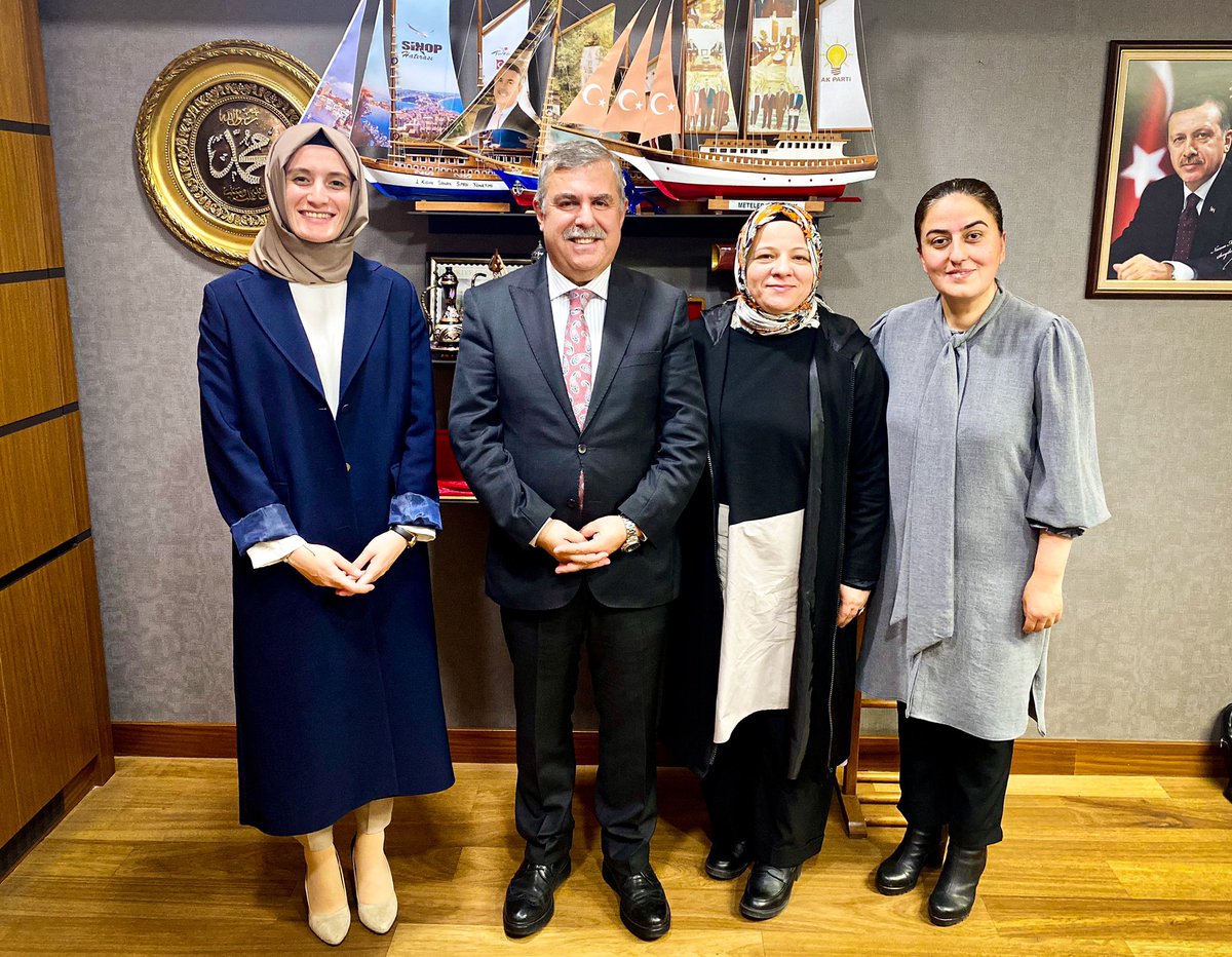 Boyabat İlçe Kadın Kolları Başkanlığına atanan, değerli kardeşim Zehra Akdemir’e başarılar diliyorum. Rabbim mahçup etmesin. 

Boyabatımıza hayırlı olsun…