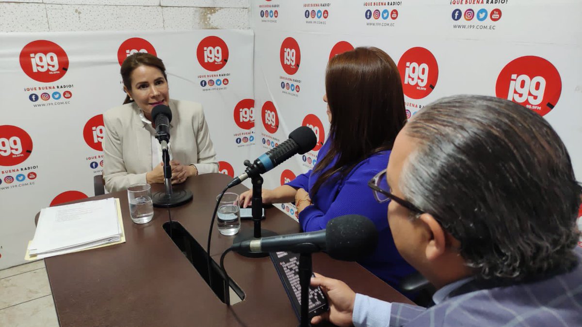Cerrar brechas digitales genera inclusión social

En <a href="/DeFrenteArtieda/">De Frente con los Artieda</a> de <a href="/radioi99/">Radio i99 98.9FM</a> compartí las acciones para conectar a 4 millones de personas, en 18 meses,  con puntos WiFi gratuitos y 4G. Incentivamos el despliegue de conectividad, fibra óptica, Internet satelital y nuevas TIC