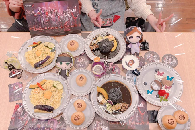 今日はどっこいしょメンバーと一緒に第五カフェ行ってきた〜〜墓守カレー辛すぎて泣きながら食べた 