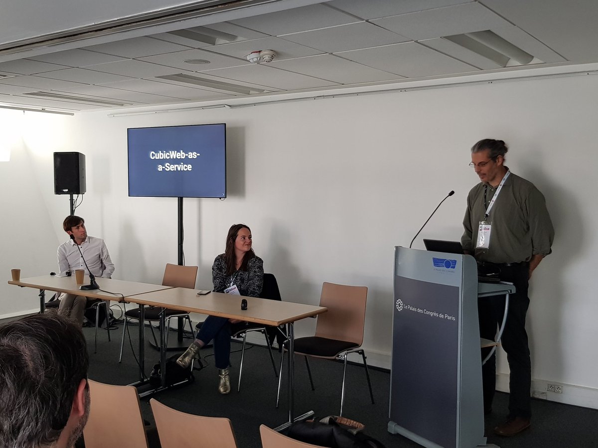OCayrol's tweet image. Nicolas Chauvat : un outil, #CubicWeb, qui met en ligne une application sémantique de gestion et de partage de données à partir du seul modèle de données. @nchauvat @logilab @OSXP_Paris