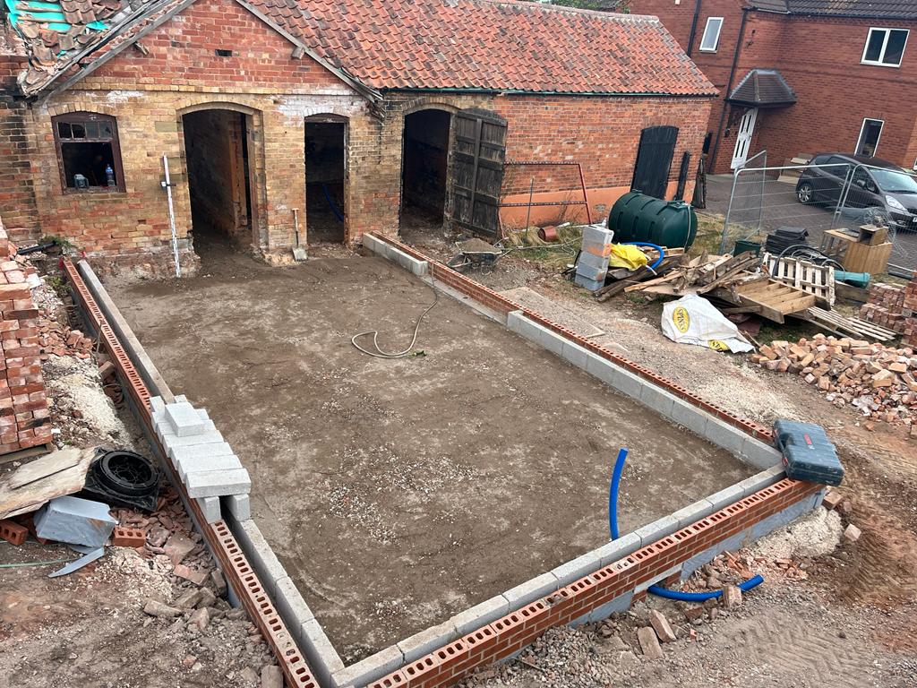 EstatesLmh's tweet photo. Progress on some new Footings we are completing for a new extension 🏠 

Keep your eyes peeled on our page because we have more to come ️⌛️ 

#builders 
#sheffieldissuper 
#Rotherham 
#Groundworkers https://t.co/FBUI07ymB3