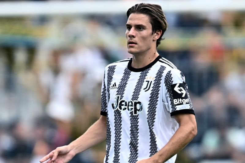 forumJuventus's tweet photo. TS: "Fagioli è l’uomo in più: fantasia, tecnica, tiro. Dall'innesto di Nicolò la mediana è completa e molto migliorata: Palleggio, dinamismo, forza e gol"►https://t.co/QKCoM9rIqp https://t.co/tV9O3ybLqC