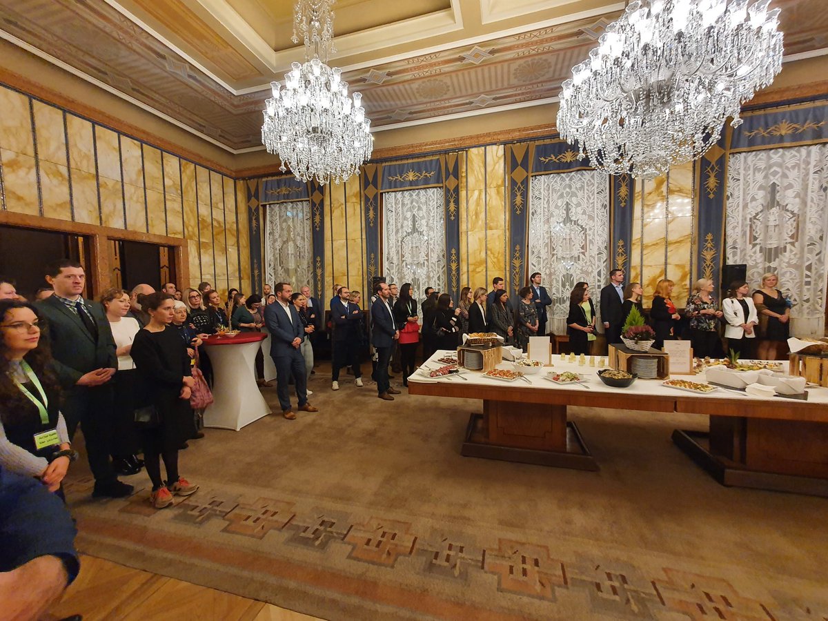 It was a pleasure to present and discuss all the aspects of the <a href="/DuetH2020/">Duet</a> digital twin of Pilsen yesterday at the <a href="/CreatBureauFest/">Creative Bureaucracy Festival</a> in the Prague's CAMP Center for Architecture and Metropolitan Planning <a href="/iprpraha/">Institut plánování a rozvoje hl. m. Prahy</a> <a href="/Benedikt_Kotmel/">Benedikt Kotmel</a>.
citytwin.eu
innoconnect.net/mobility-in-pi…