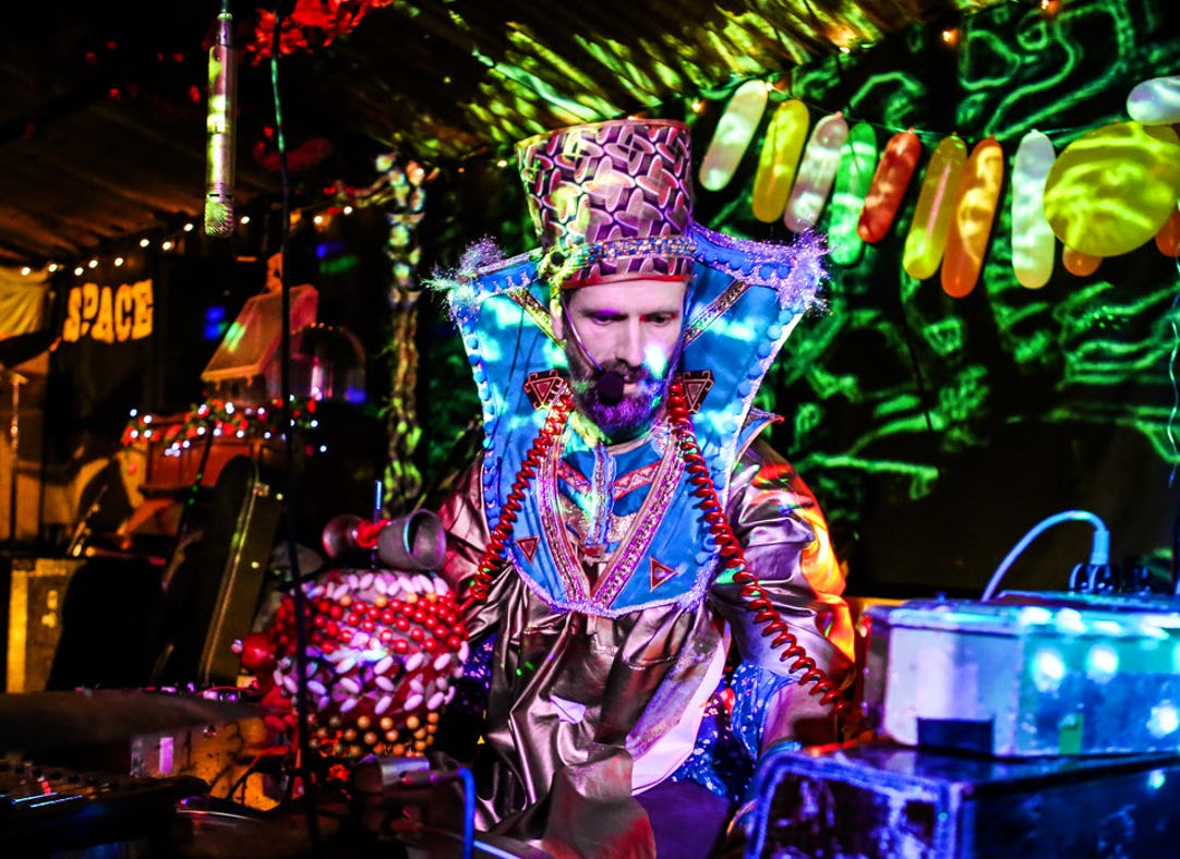 DiscoverCarlisl's tweet photo. See #PaddySteer, #Manchester’s magician of analogue electronics, the Barry White of Scunthorpe and king of space jazz, at @The_Brickyard on Friday 25 November - https://t.co/fxbYpiW2I1
#Carlisle #Cumbria #LiveMusic #music #live #entertainment #event #electronic https://t.co/TCN4sZkt8a
