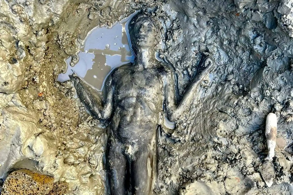 Zenobia_Palmira's tweet photo. El gran completo estuvo en uso del s.IIIaC al s.VdC. Posteriormente, los cristianos cegaron las piscinas con grandes pilares de piedra además de enterrar las esculturas bajo las aguas y el barro, afortunadamente, de forma cuidadosa llegando a nuestros días en un estado excelente https://t.co/naYlir4DHi