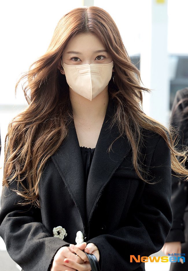 ArabTsukii's tweet photo. 221107 - [📷]
صور الصحافة لتسوكي في مطار ICN متجهة الى سنغافورة لحضور حدث Fanfest وحدث التوقيع للمعجبين 🤍
 #빌리 #츠키 #TSUKI https://t.co/T2a8J5OJg8