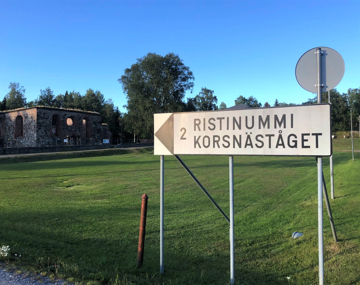 InnoLahio's tweet photo. Viimeisimmässä blogissamme tutkijamme Tuomas avaa, kuinka historian voi nähdä voimavarana asuinalueiden nykyhetken tulkitsemisessa ja kehittämisessä. https://t.co/RgAneuBn6M 
#lähiöinno #Lähiöohjelma @yministerio @univaasa #tutkimus #ristinummi #olympiakortteli https://t.co/LLEGJmTxVT