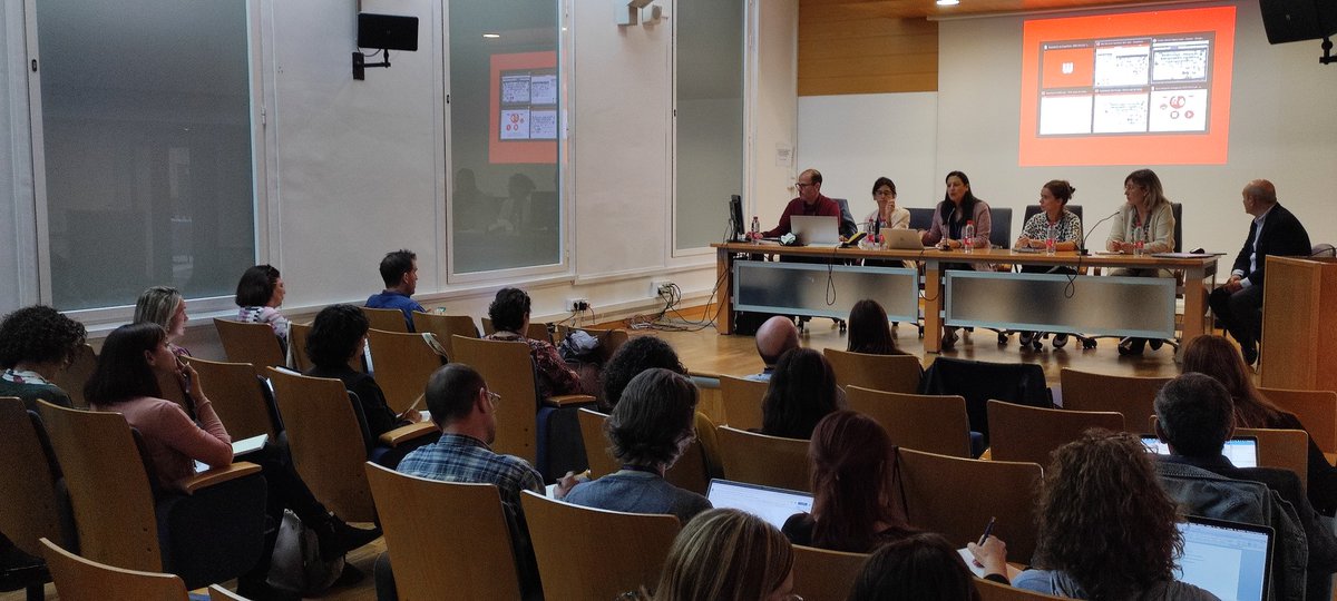 CdCienciaUV's tweet photo. Sessió de la xarxa RedDIVULGA, hui en les XXVIII Jornades d'investigació de les universitats espanyoles de @CrueUniversidad. Acte a València. @medicina_uv @UV_EG #uvcrue2022 https://t.co/GIUOf76gUc