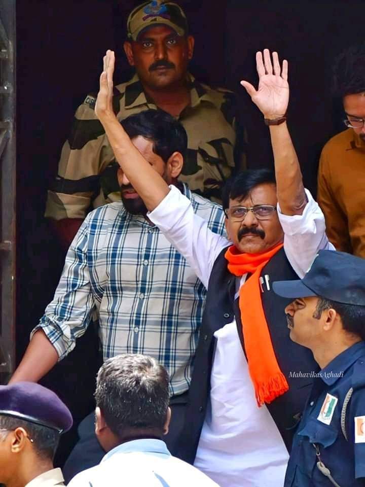 Swapnildixit_'s tweet photo. सेनेचा वाघ बाहेर आला 🚩😁✌️ https://t.co/1kKKSkZkV4