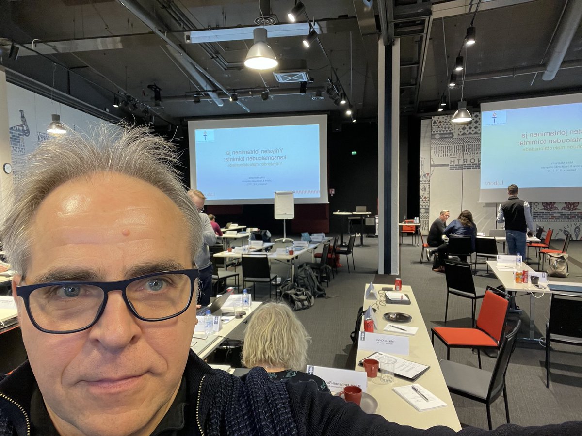 Maliranta's tweet photo. Kohta alkaa Jyväskylän EMBA-ohjelman luento: ”Yrityksen johtaminen ja kansantalouden toiminta” https://t.co/WqCR1h56EN