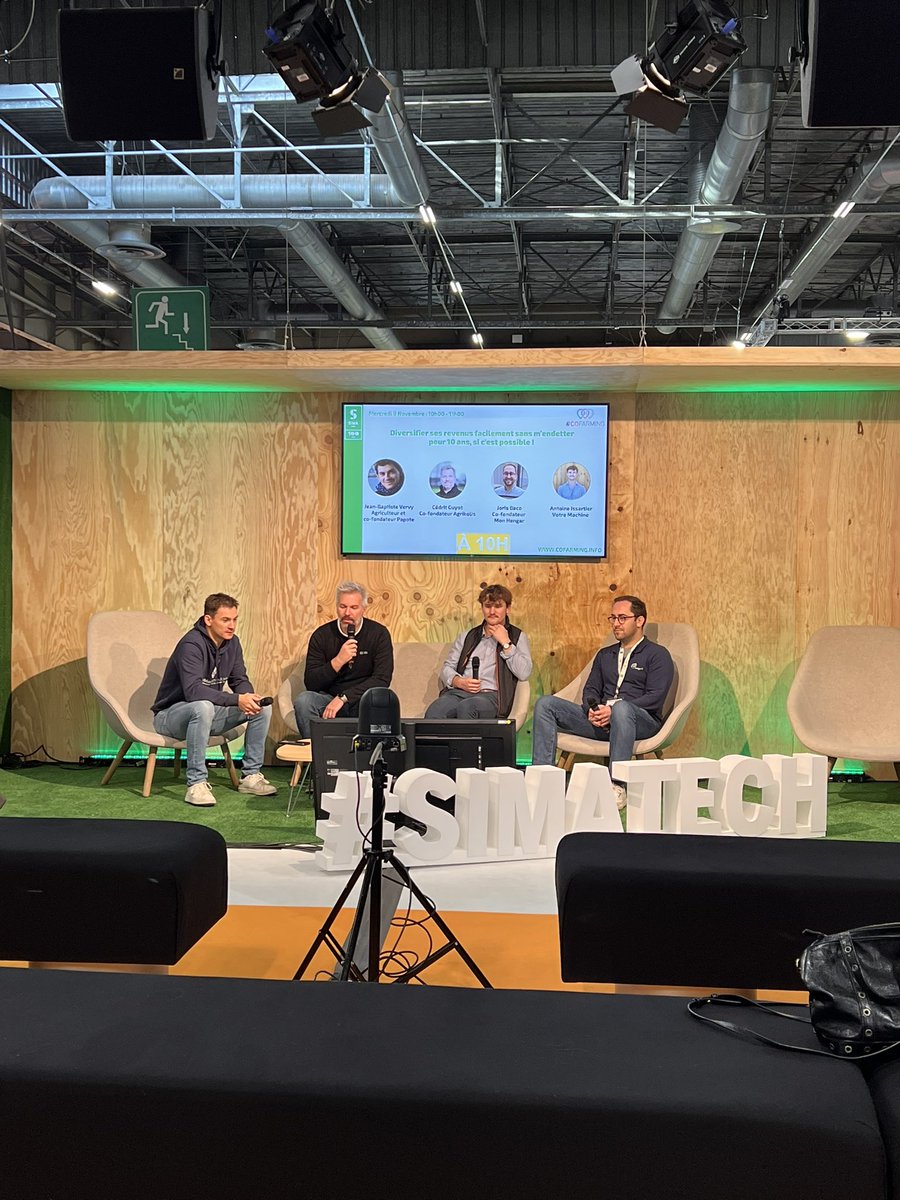 Co_Farming's tweet photo. ✅ « Diversifier ses revenus facilement, sans m’endetter pendant 10 ans, si, c’est possible! », en ce moment au @sima_paris, conférence animée par @Jbvervy avec Cédric Guyot @agrikolis Joris Baco @MonHangar et Antoine Issartier @votremachine.
#SIMATECH #startup #agriculture https://t.co/rV4sLsEHkN