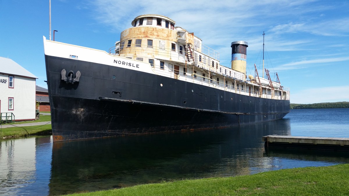 @BraydenCreation Thank you for the invitation ro post #boatpictures. This is one of my favourites: The #Norisle permanently docked as a tourist attraction on #ManitoulinIsland, Ontario, CANADA. #ResidentialTourist #Snowflakelady