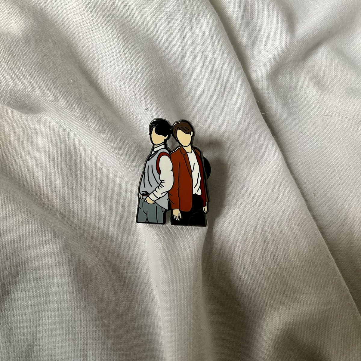 brightxwin69's tweet photo. WTS / LFB 

Still 2Gether Sarawat &amp; Tine enamel pin ☀️🐰
Php 290
DM for inquiries

RFS: need additional funds for shooting star in manila
Please RT

#ShootingStarManila
#ไบร์ทวิน #bbrightvc #winmetawin #2getherTheSeries #SarawatTine https://t.co/jfFg7Tn5TL